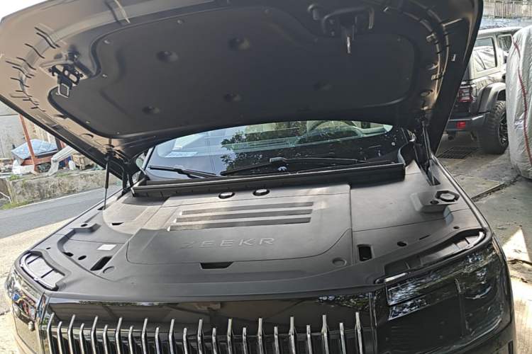 Used Zeekr 9X 2025 Max Edition Engine Bay