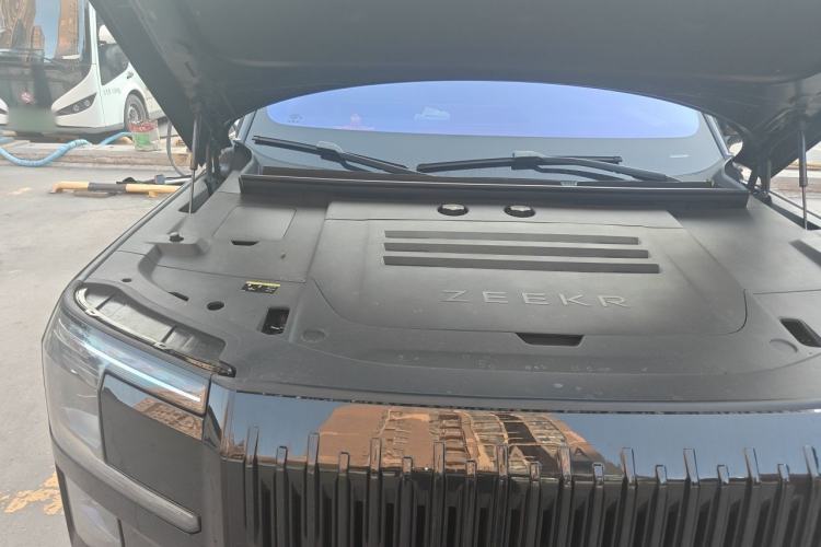 Used Zeekr 9X 2025 Hyper Edition Engine Bay Right