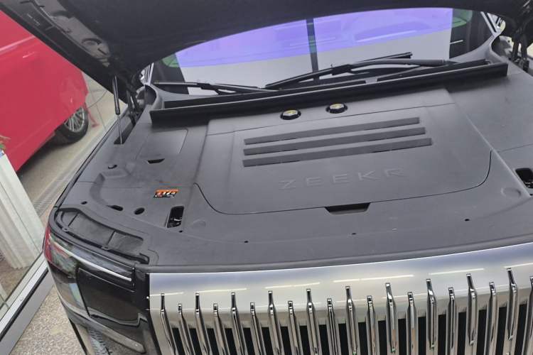 Used Zeekr 9X 2025 Ultra Edition 70kWh Engine Bay Right