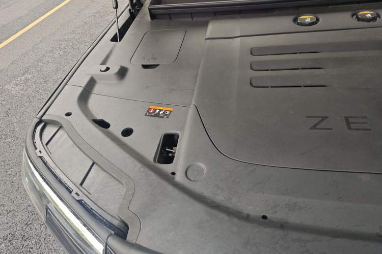 Used Zeekr 9X 2025 Max Edition Engine Bay Right