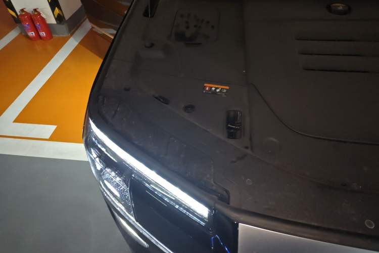 Used Zeekr 9X 2025 Ultra Edition Engine Bay Right