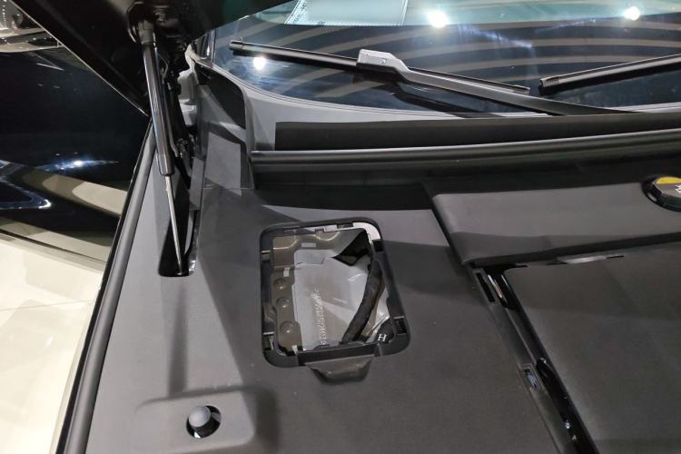 Used Zeekr 9X 2025 Hyper Edition Engine Bay Right