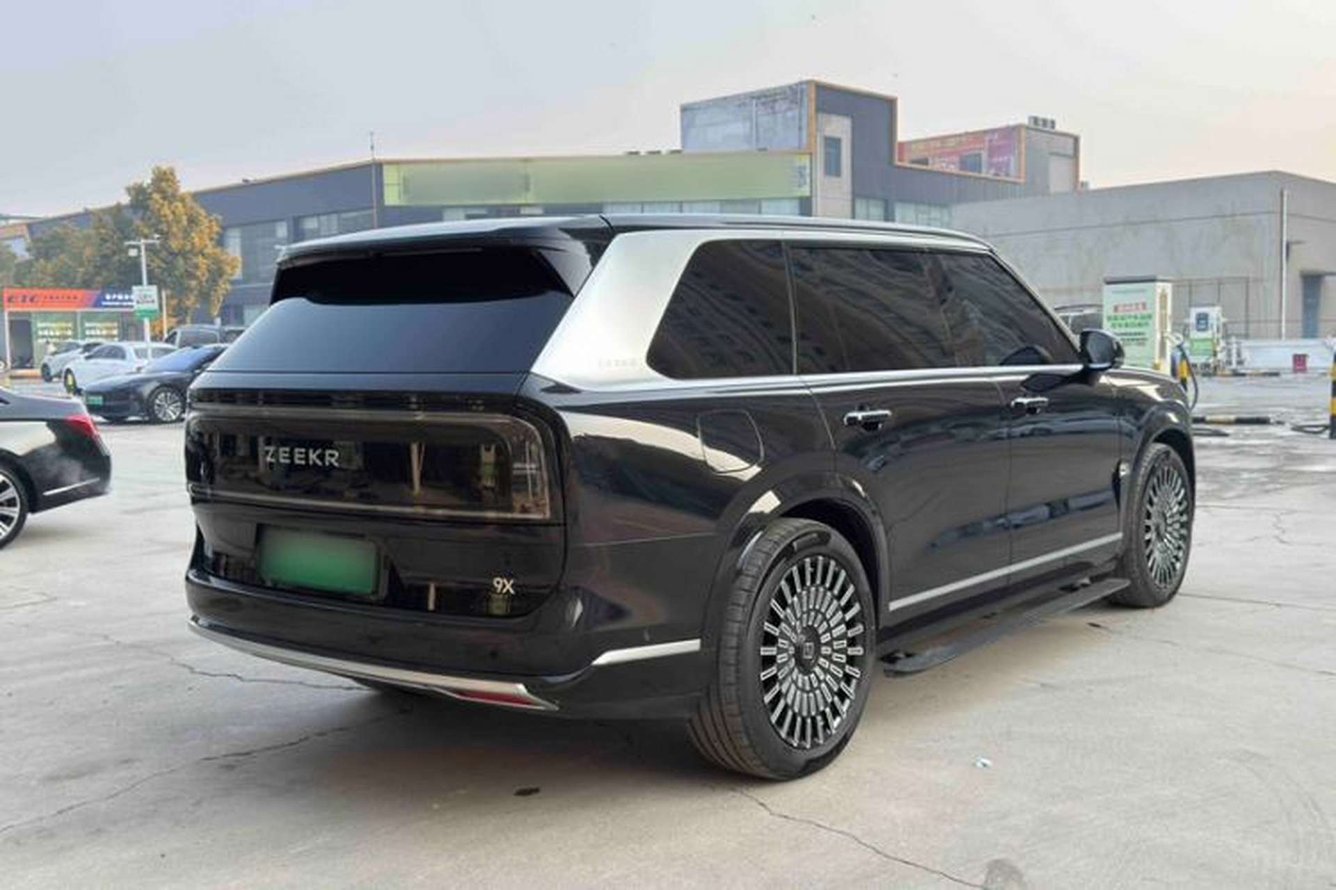 Used Zeekr 9X 2025 Max Edition Exterior 4