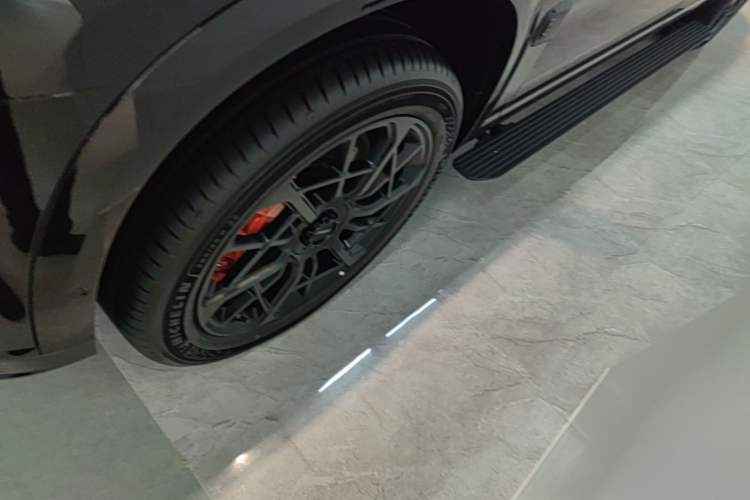 Used Zeekr 9X 2025 Moon Black Edition 70kWh Exterior 4