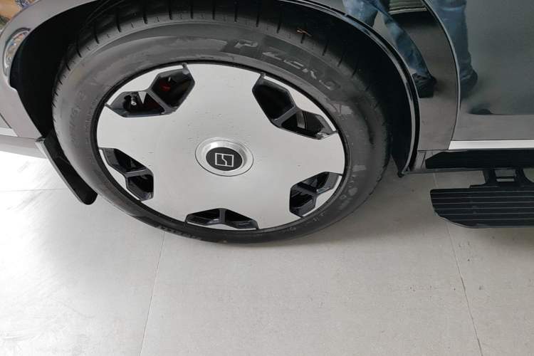 Used Zeekr 9X 2025 Ultra Edition 70kWh Exterior 5