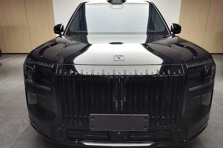 Used Zeekr 9X 2025 Moon Black Edition 70kWh Front