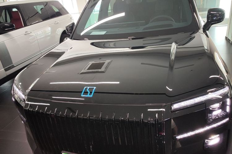 Used Zeekr 9X 2025 Moon Black Edition 70kWh Front