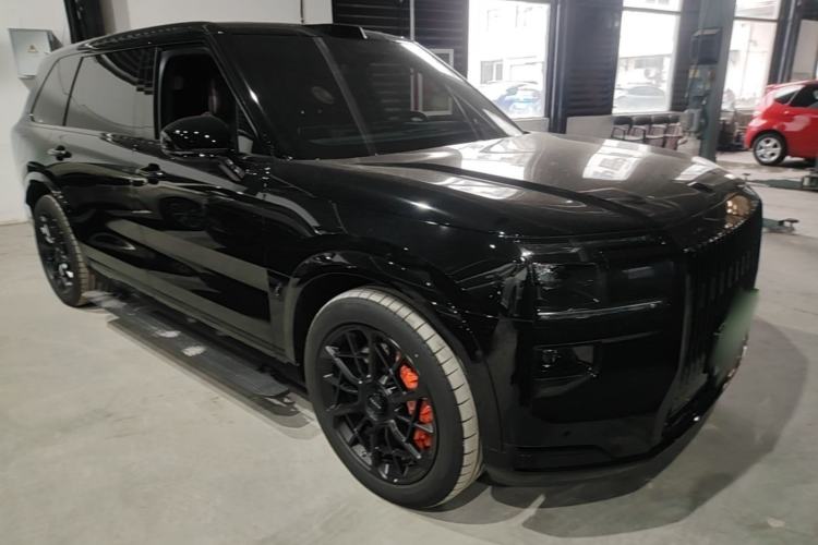 Used Zeekr 9X 2025 Moon Black Edition 70kWh Front Right 45 Deg
