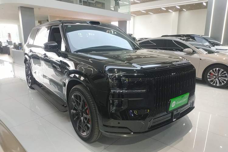 Used Zeekr 9X 2025 Moon Black Edition 70kWh Front Right 45 Deg