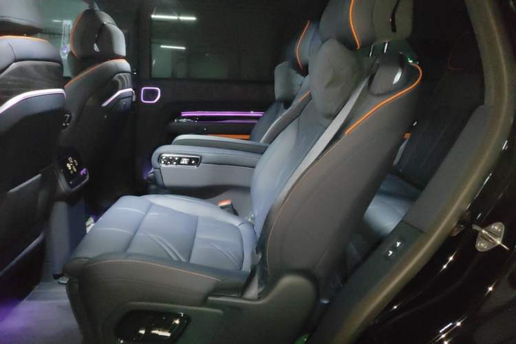 Used Zeekr 9X 2025 Moon Black Edition 70kWh Interior 4