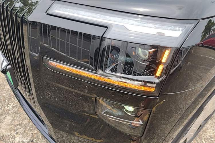 Used Zeekr 9X 2025 Ultra Edition 70kWh Left Front Headlight