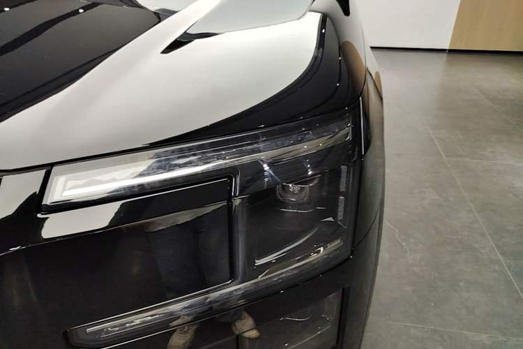 Used Zeekr 9X 2025 Moon Black Edition 70kWh Left Front Headlight