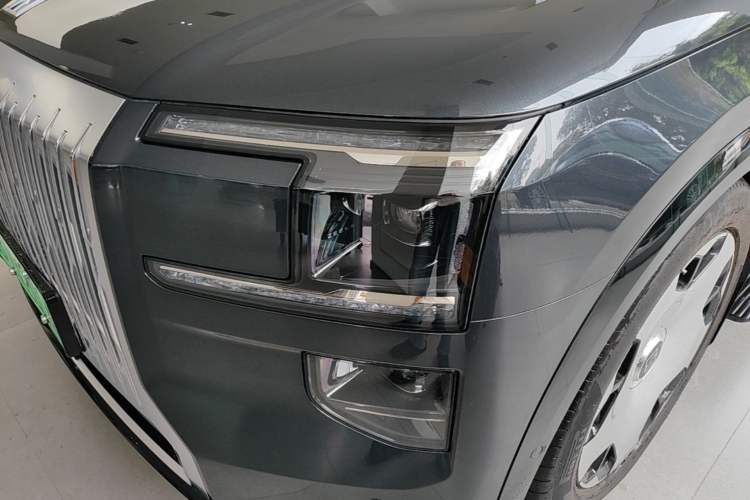 Used Zeekr 9X 2025 Ultra Edition 70kWh Left Front Headlight