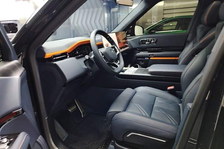Used Zeekr 9X 2025 Moon Black Edition 70kWh Left Front Seat