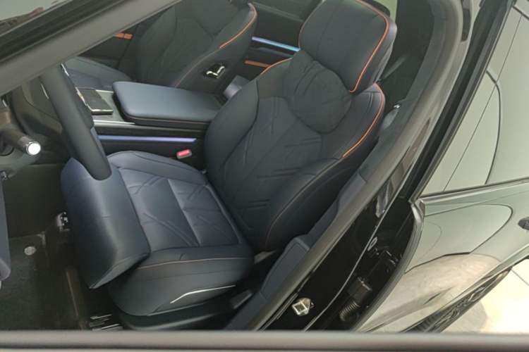 Used Zeekr 9X 2025 Moon Black Edition 70kWh Left Front Seat