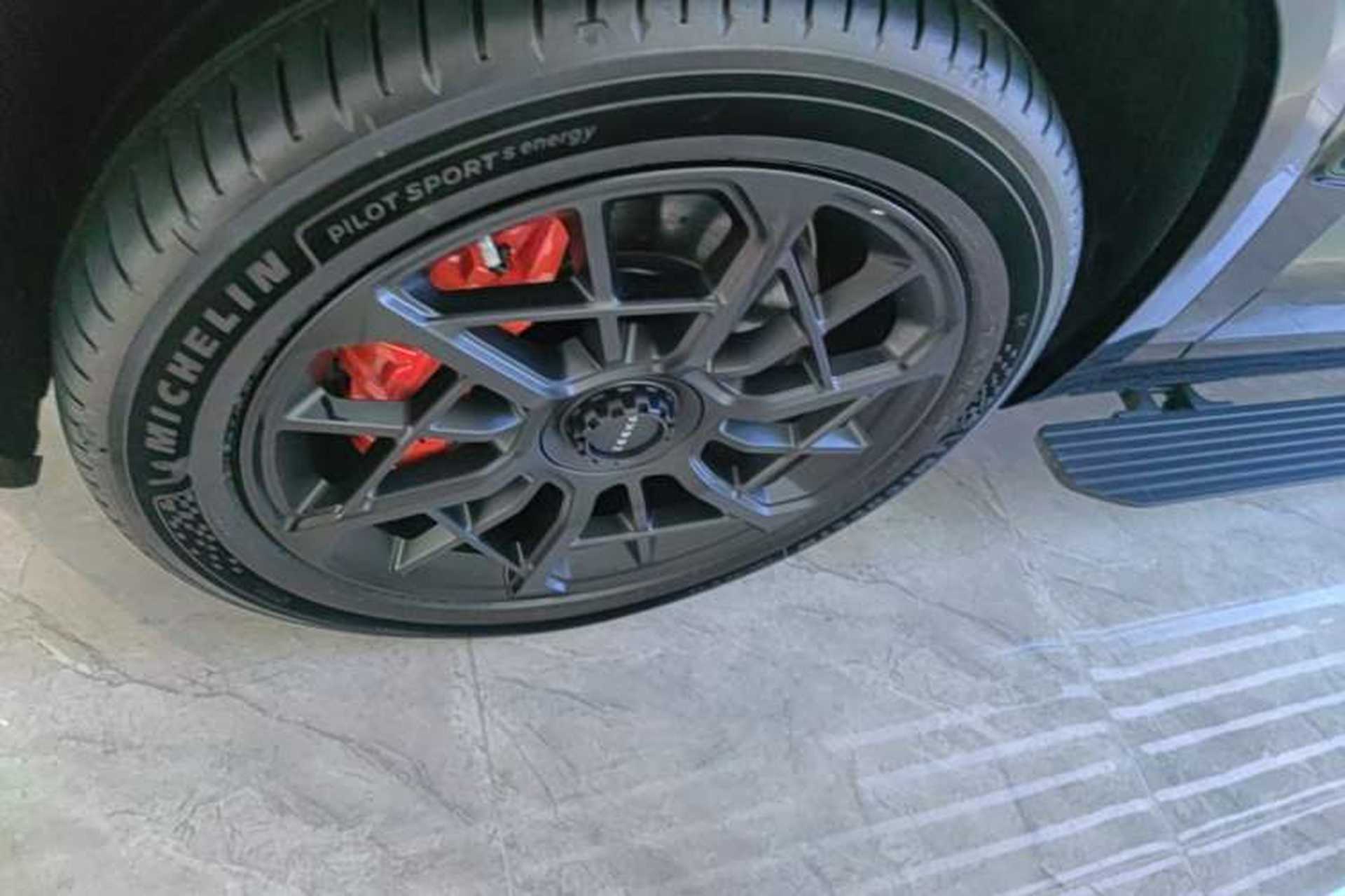 Used Zeekr 9X 2025 Moon Black Edition 70kWh Left Front Wheel Hub