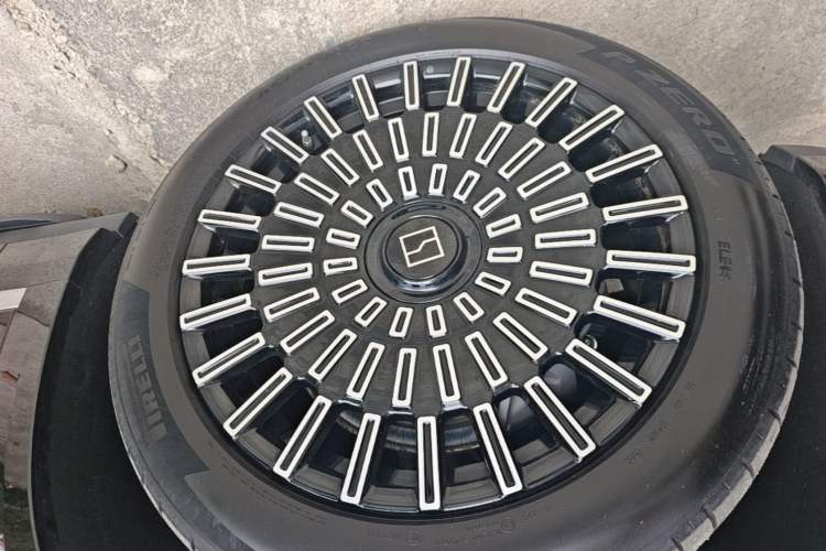 Used Zeekr 9X 2025 Ultra Edition 70kWh Left Front Wheel Hub