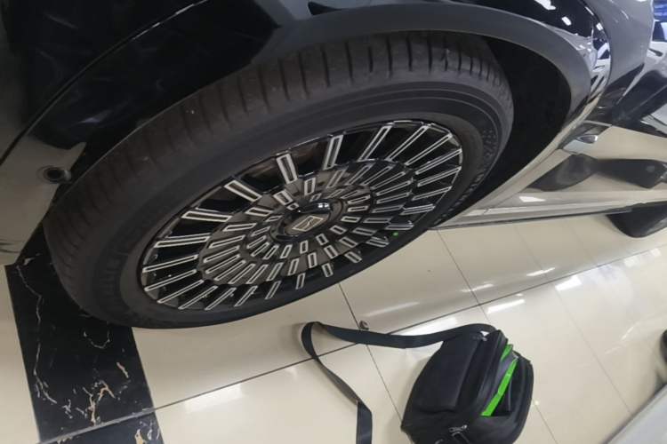 Used Zeekr 9X 2025 Ultra Edition 70kWh Left Front Wheel Hub