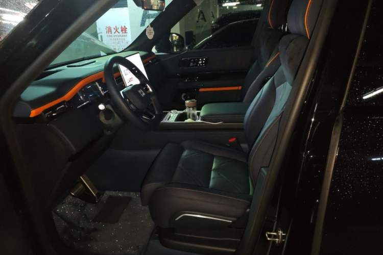 Used Zeekr 9X 2025 Moon Black Edition 70kWh Left Rear Seat