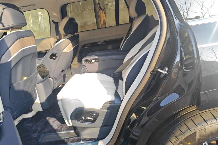 Used Zeekr 9X 2025 Ultra Edition 70kWh Left Rear Seat