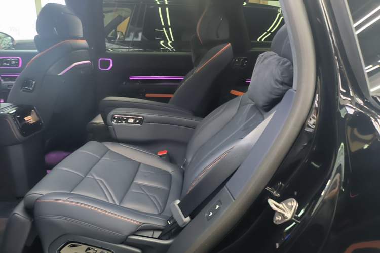Used Zeekr 9X 2025 Moon Black Edition 70kWh Left Rear Seat