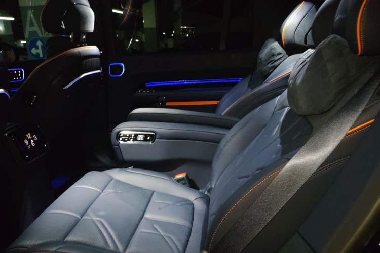 Used Zeekr 9X 2025 Moon Black Edition 70kWh Left Rear Seat