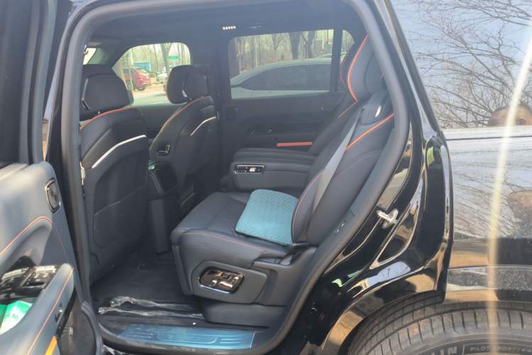 Used Zeekr 9X 2025 Moon Black Edition 70kWh Left Rear Seat