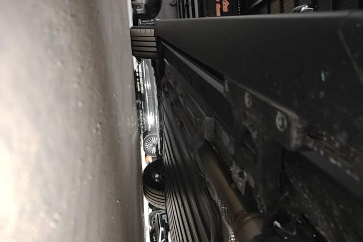 Used Zeekr 9X 2025 Moon Black Edition 70kWh Left Side Sill