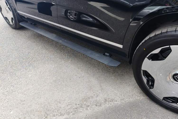 Used Zeekr 9X 2025 Ultra Edition Left Side Sill