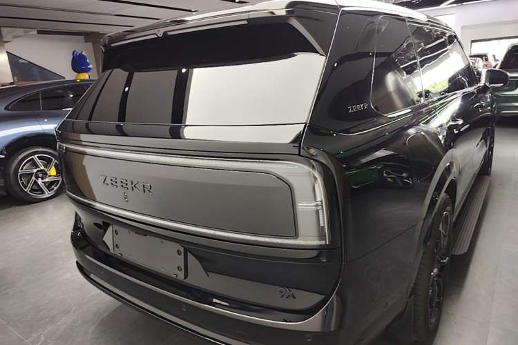 Used Zeekr 9X 2025 Moon Black Edition 70kWh Rear