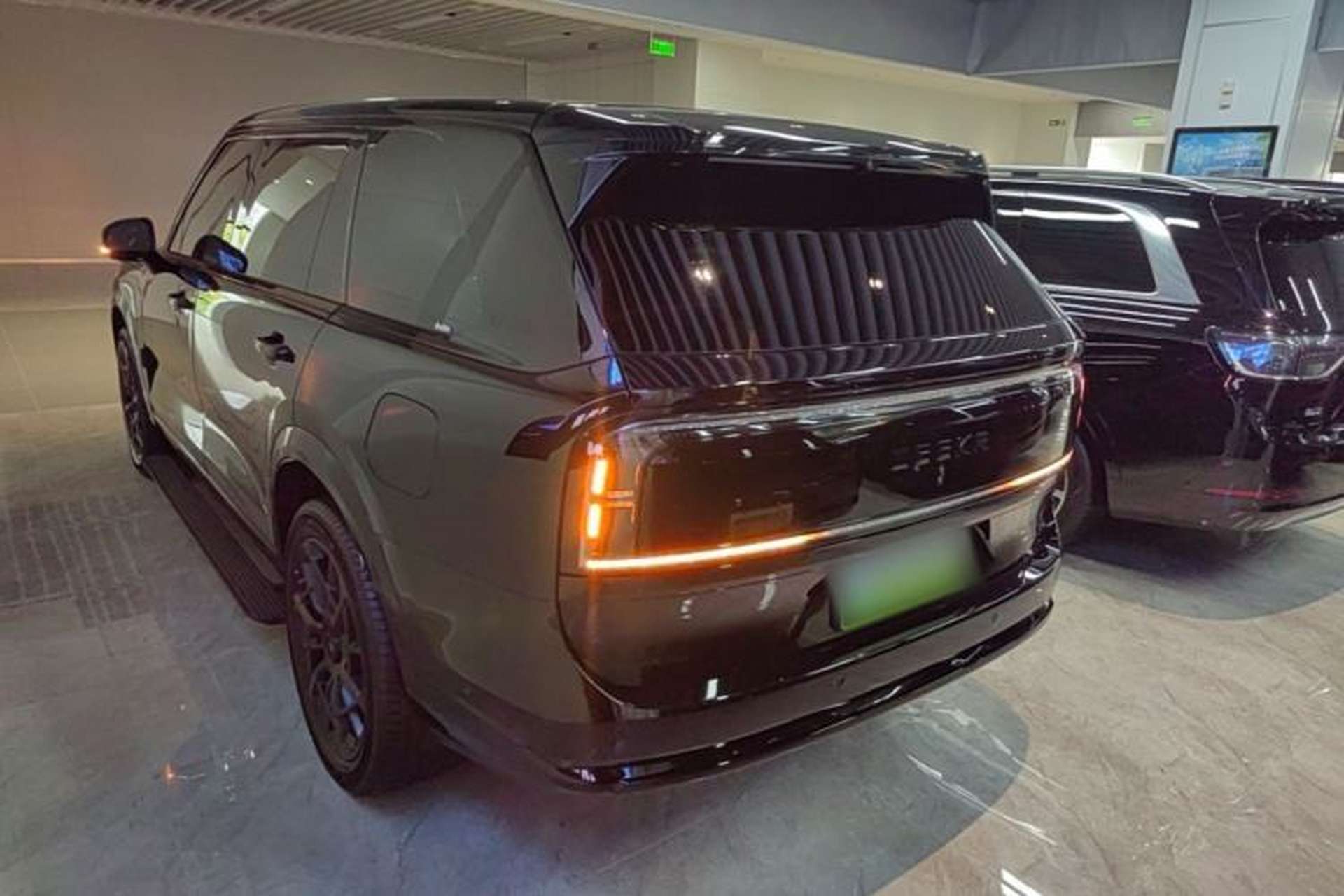 Used Zeekr 9X 2025 Moon Black Edition 70kWh Rear Left 45 Deg