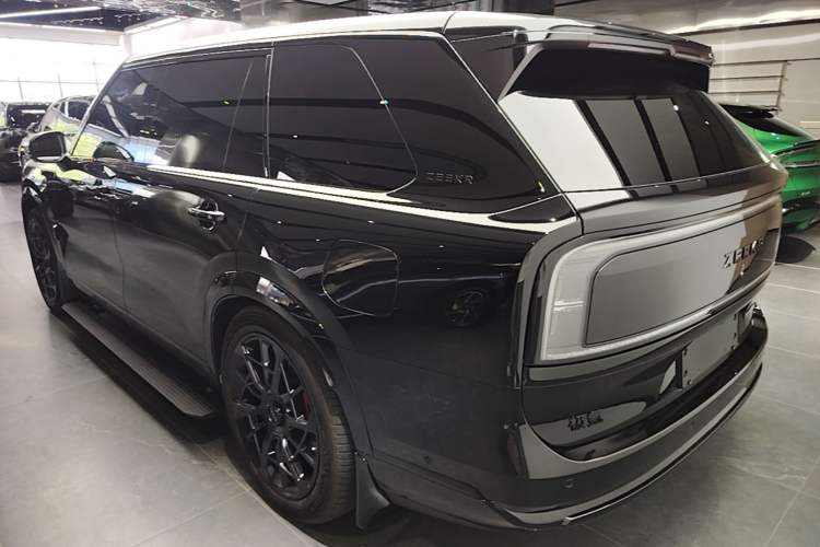 Used Zeekr 9X 2025 Moon Black Edition 70kWh Rear Left 45 Deg