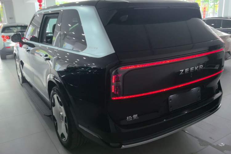 Used Zeekr 9X 2025 Hyper Edition Rear Left 45 Deg