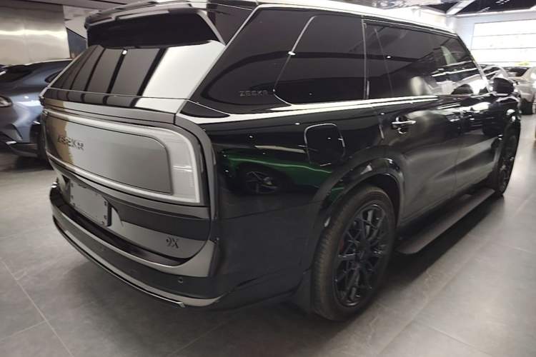 Used Zeekr 9X 2025 Moon Black Edition 70kWh Rear Right 45 Deg