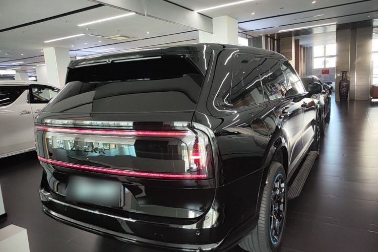 Used Zeekr 9X 2025 Moon Black Edition 70kWh Rear Right 45 Deg
