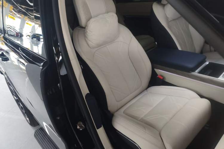 Used Zeekr 9X 2025 Ultra Edition 70kWh Right Front Seat