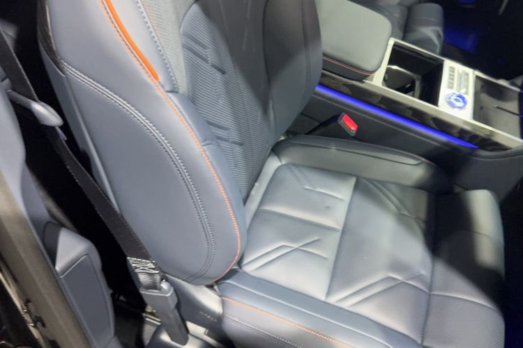 Used Zeekr 9X 2025 Moon Black Edition 70kWh Right Front Seat