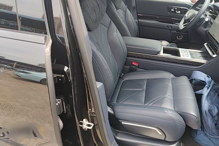 Used Zeekr 9X 2025 Ultra Edition 70kWh Right Front Seat
