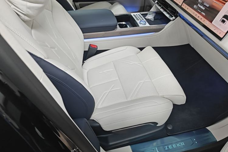 Used Zeekr 9X 2025 Ultra Edition 70kWh Right Front Seat