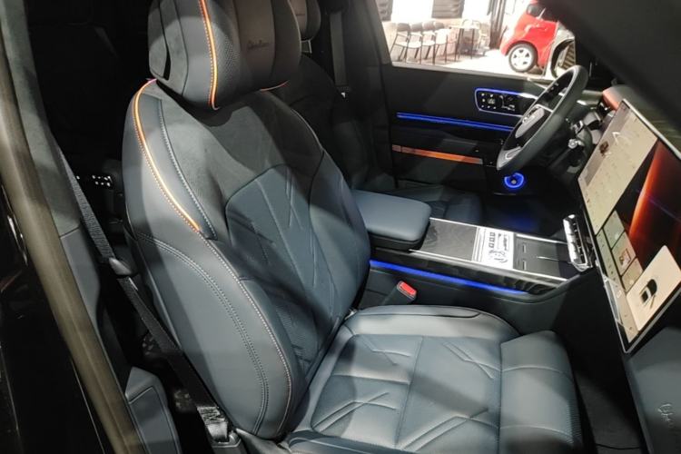 Used Zeekr 9X 2025 Moon Black Edition 70kWh Right Front Seat