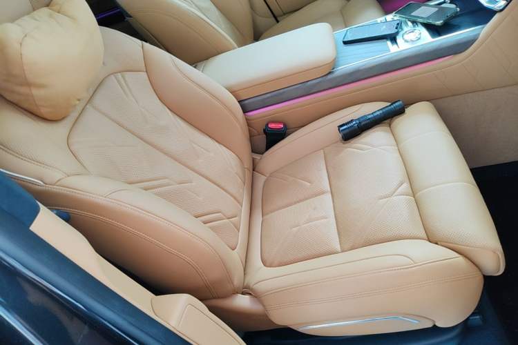 Used Zeekr 9X 2025 Ultra Edition 70kWh Right Front Seat