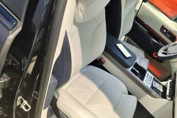 Used Zeekr 9X 2025 Hyper Edition Right Front Seat