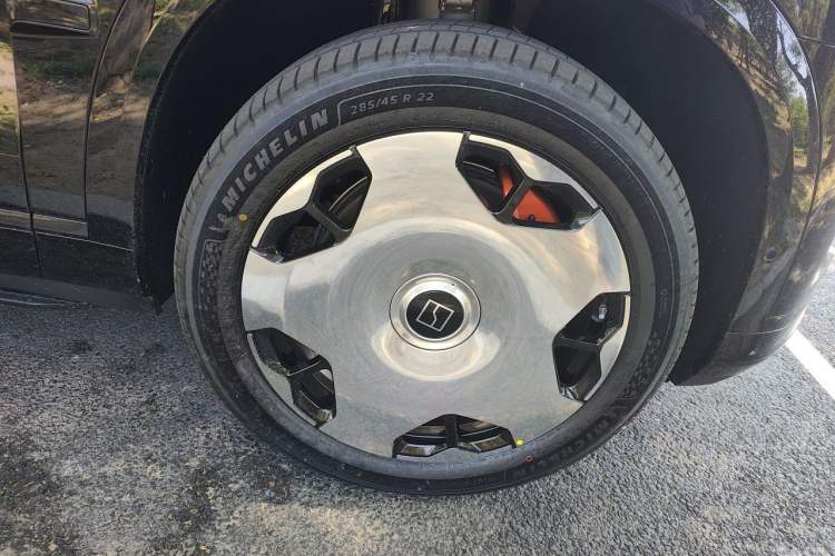 Used Zeekr 9X 2025 Ultra Edition 70kWh Right Front Wheel Hub