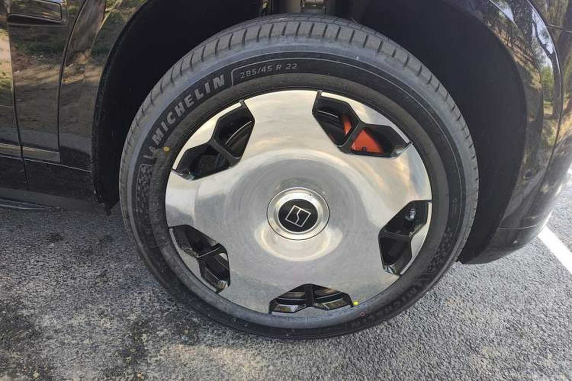Used Zeekr 9X 2025 Ultra Edition 70kWh Right Front Wheel Hub