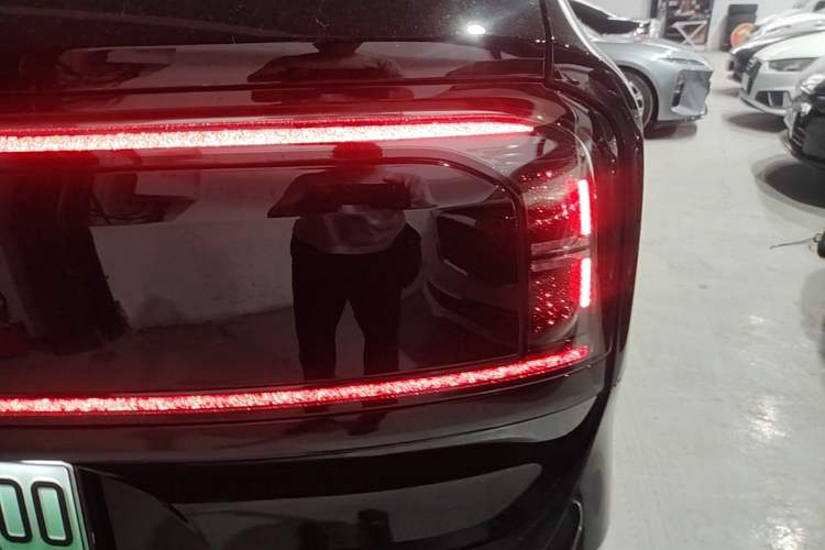 Used Zeekr 9X 2025 Moon Black Edition 70kWh Right Rear Taillight