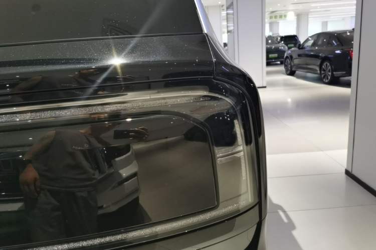 Used Zeekr 9X 2025 Ultra Edition 70kWh Right Rear Taillight