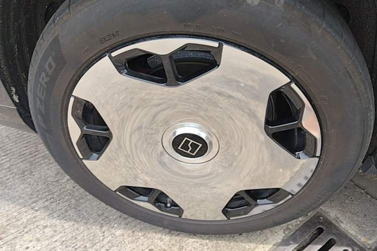 Used Zeekr 9X 2025 Ultra Edition 70kWh Right Rear Wheel Hub