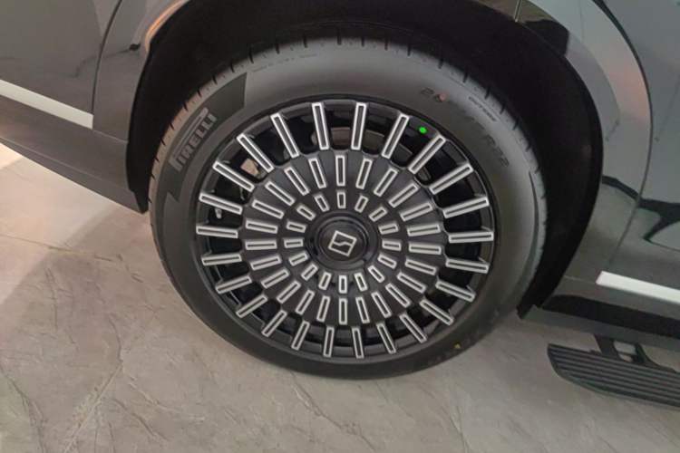Used Zeekr 9X 2025 Max Edition Right Rear Wheel Hub
