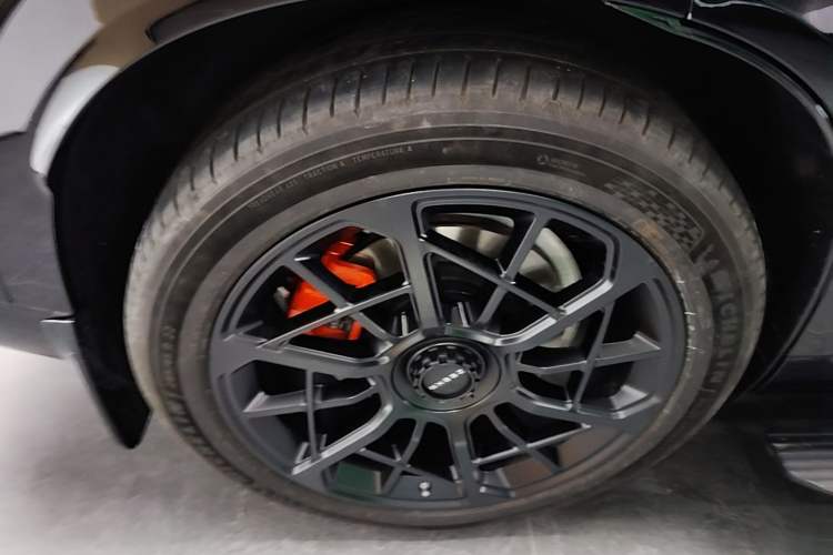 Used Zeekr 9X 2025 Moon Black Edition 70kWh Right Rear Wheel Hub