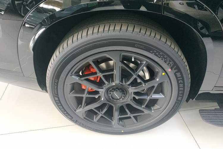 Used Zeekr 9X 2025 Moon Black Edition 70kWh Right Rear Wheel Hub